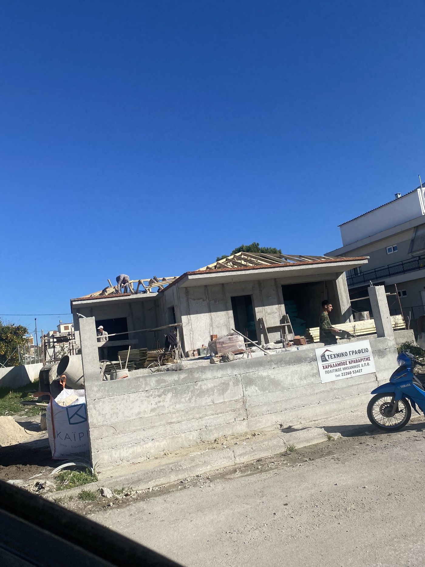 Κατασκευή ξύλινης στέγης