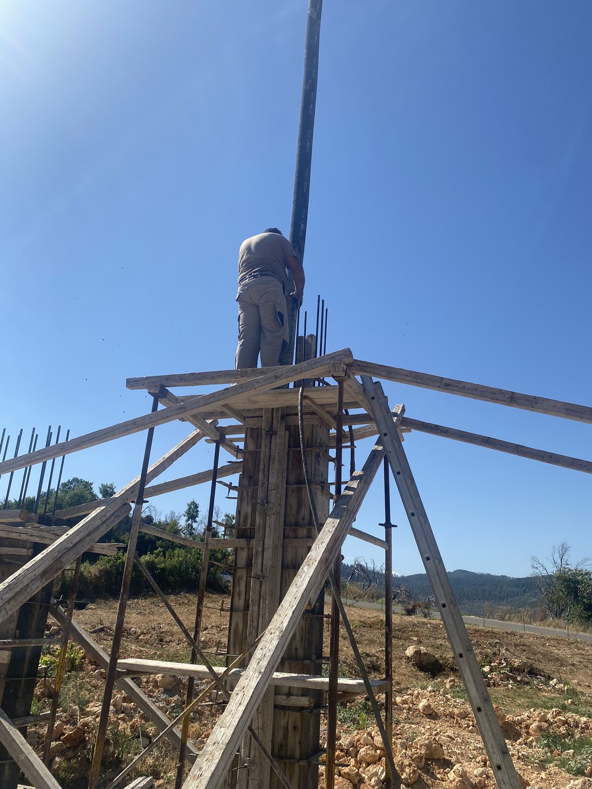 Σκυροδέτηση κολώνας